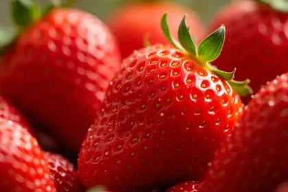 Ile kalorii mają truskawki? Sprawdź wartość kaloryczną!